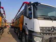 XCMG Factory 8*4 62m Second Hand Concrete Pump Truck HB62V with Mercedes-benz chassis Price
